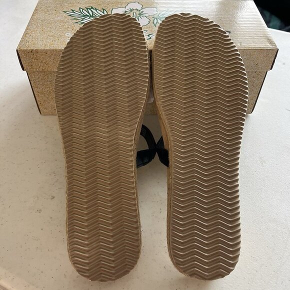 Easy Street Black‎ Sandals 10 - Picture 5 of 6